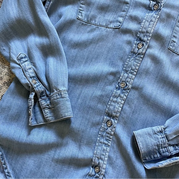Banana Republic Blue Chambray Boyfriend Button Down Shirt - Picture 4 of 6